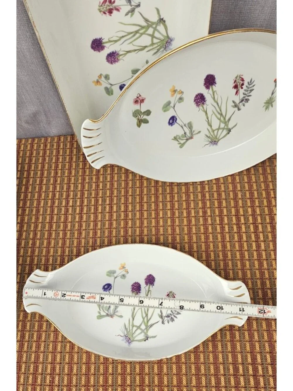 Louis Lourioux set oval